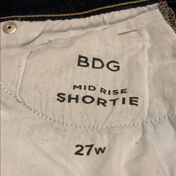 BDG Mid Rise Shortie Denim Shorts - Picture 3 of 3